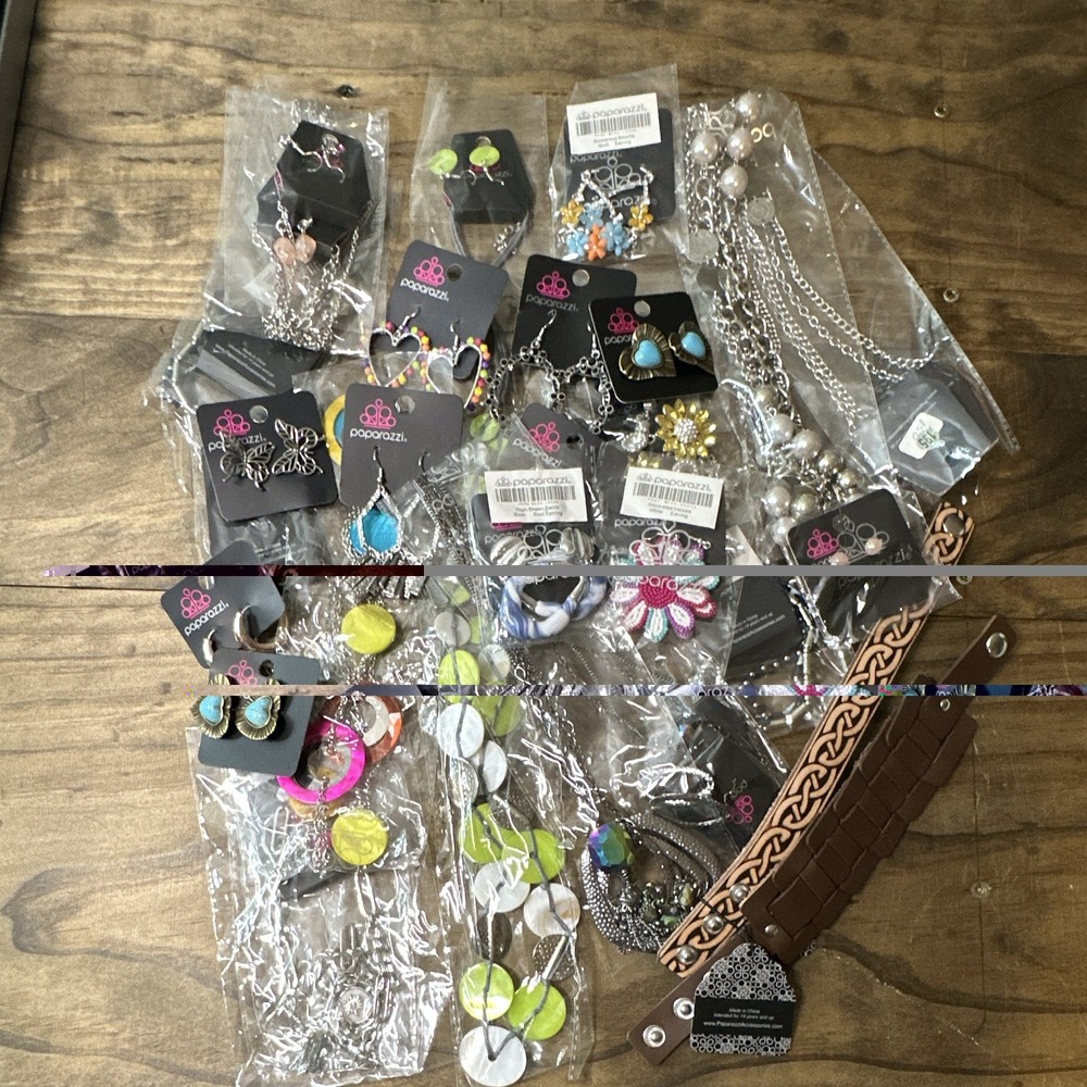 Paparazzi Women's Jewelry Lot Earrings Necklaces Bracelets Multicolor 15+ pcs.